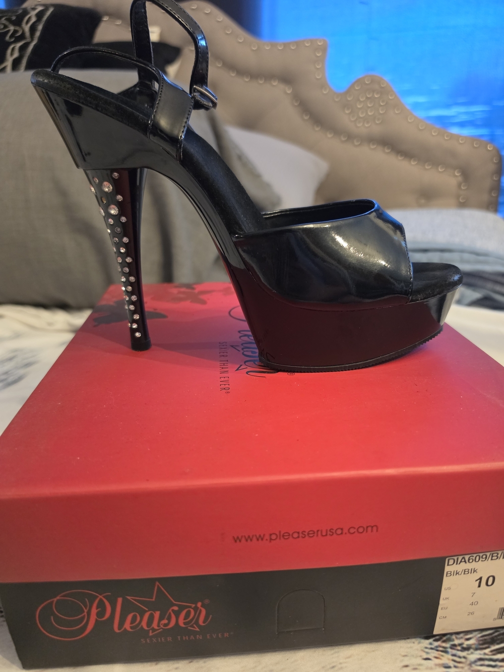 Pleaser Heels Aspire Diamond 609 Size 10M With Bags